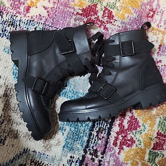 SIZE 8 | UGG Zorrah Combat Boot - Picture 1 of 4